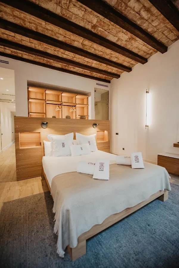 Petit Luxe St. Pere Apartment Terrassa